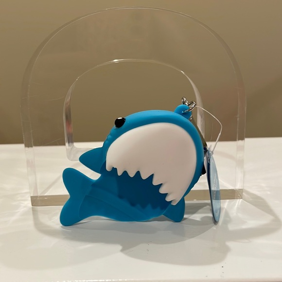 New Bath & Body Works Light up Shark Pocketbac Holder - Picture 2 of 3